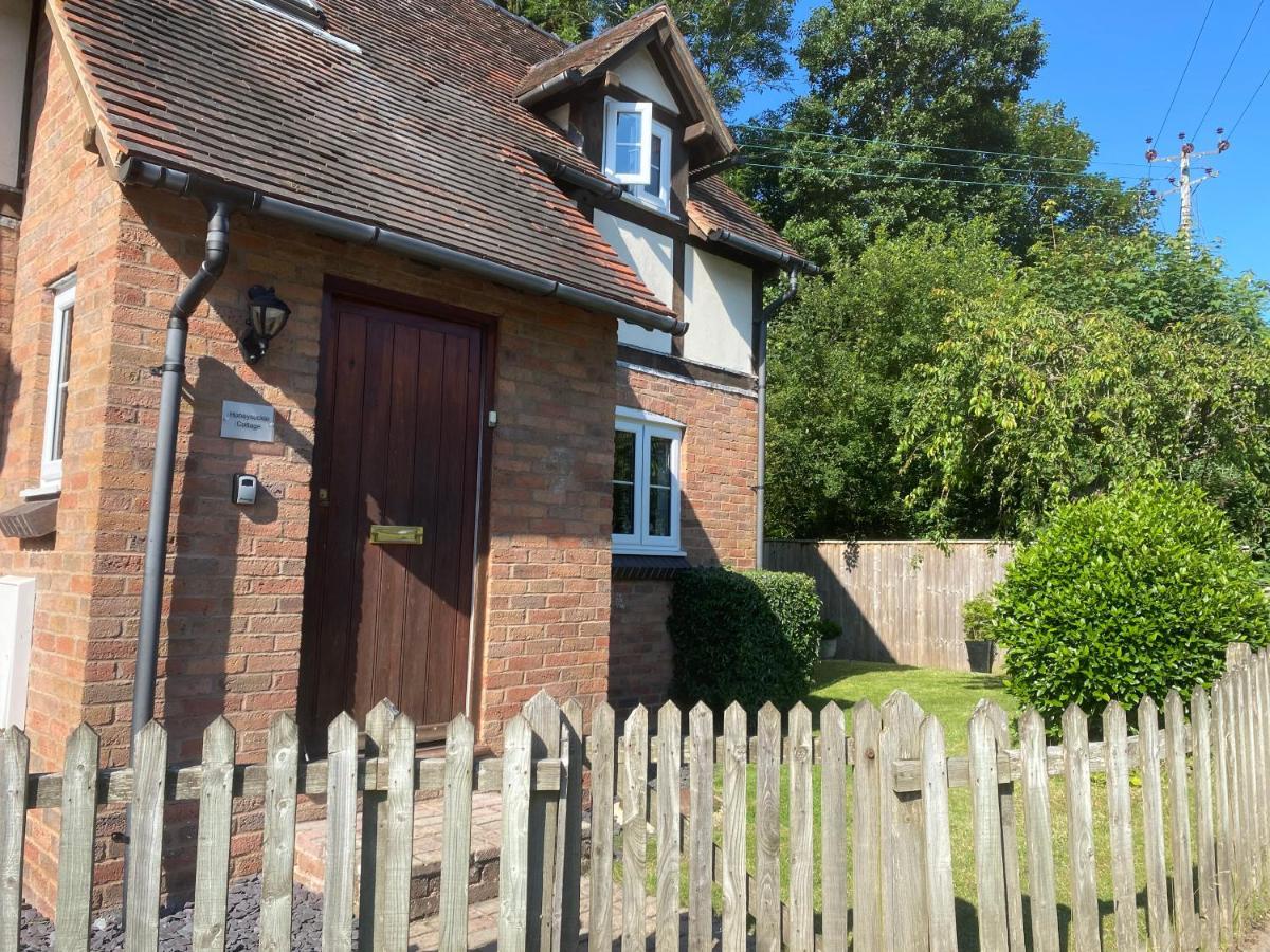 Honeysuckle Cottage Hereford Exterior photo